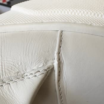 Ayakkabıda Üretim Hatası: Kısa Sürede Çatlama Ve Mağaza Reddetme Kararı