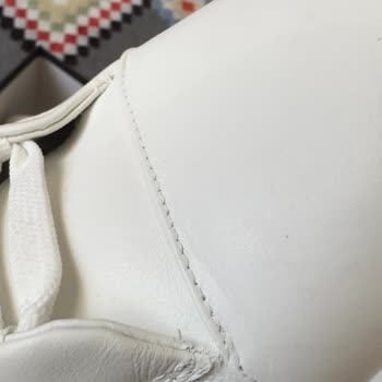 Ayakkabıda Üretim Hatası: Kısa Sürede Çatlama Ve Mağaza Reddetme Kararı