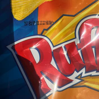 Ruffles Cipsinde Yabancı Siyah Parçalar Ve Aşırı Yağlılık Şikayeti
