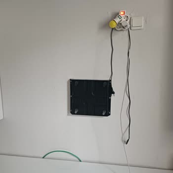 Vestel Yeni TV'de Sıvı Teması Gibi Haksız Ücret İddiası