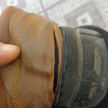 Kısa Sürede Dikişi Açılan Ayakkabılar İçin Şirketten Cevap Gelmedi Ve İade Bekliyorum