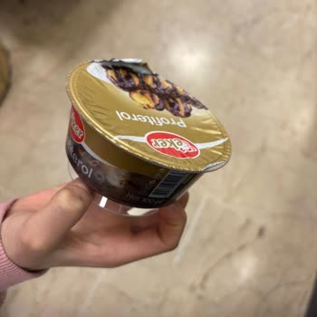 Yunus Market Balgat’ta Küflü Profiterol Ve İlgisiz Görevli