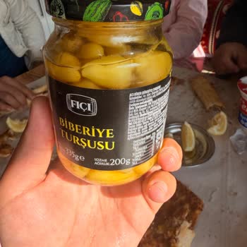 Kayseri BİM Fıçı Turşusunda Hamam Böceği Bulunması Gıda Güvenliği Şikayeti