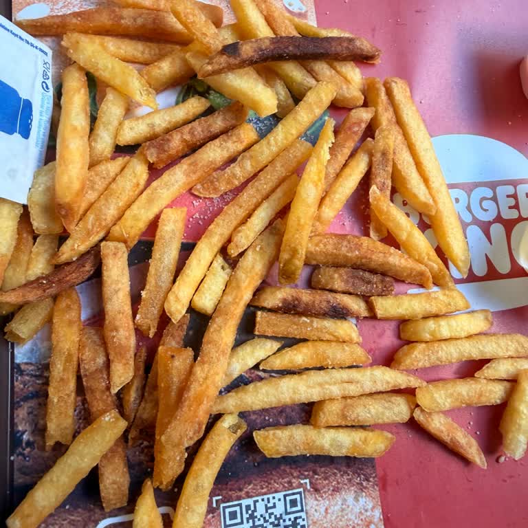 Burger King Taksim'de Yanmış Ve Bayat Menü, Yüksek Fiyat Ve Çözüm Talebi