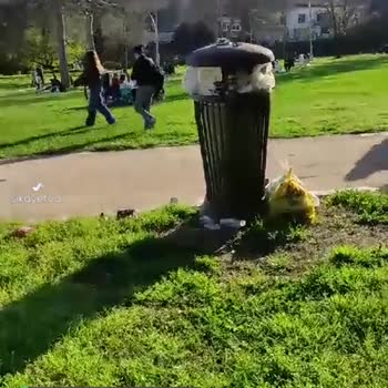 Başakşehir Bahçeşehir Gölet Parkında Çöp Birikimi Ve Temizlik Eksikliği