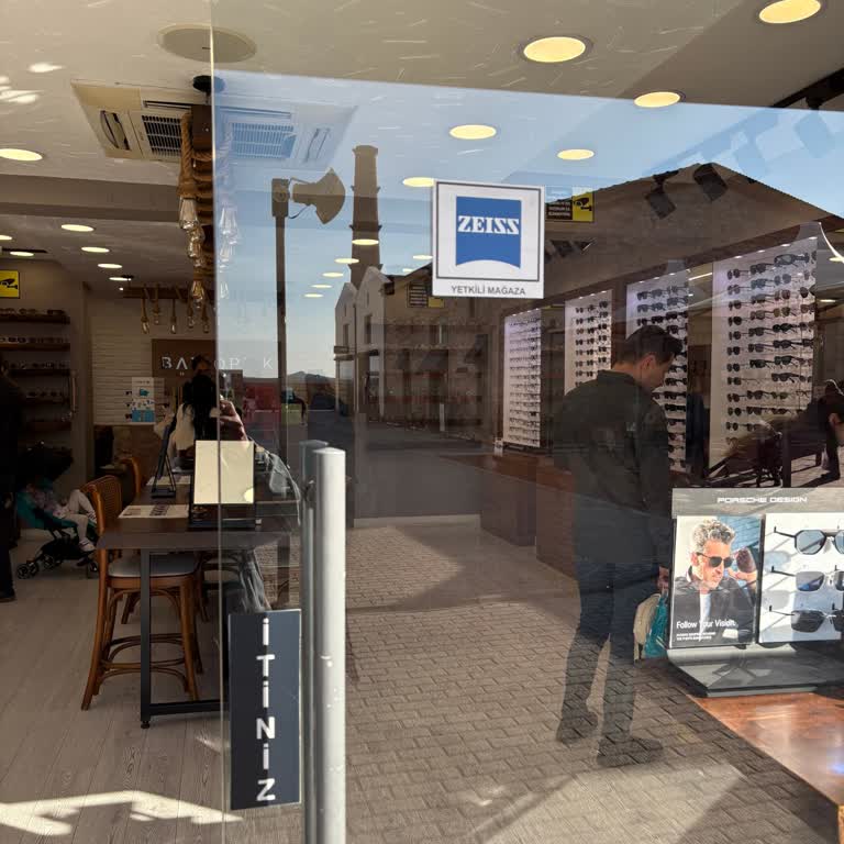 Batı Optik'te Çocuklarımızı Rencide Eden Kaba Personel