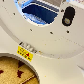 Xenon Kedi Tuvaleti Sızdırıyor, Müşteri Hizmetleri Sorumluluk Almıyor Ve İade Talebi