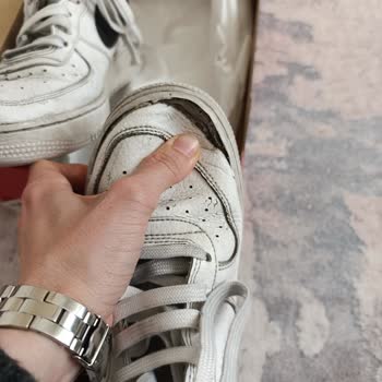 Garanti Süresinde Yırtılan Nike Ayakkabı İçin Mağaza Red Kararı