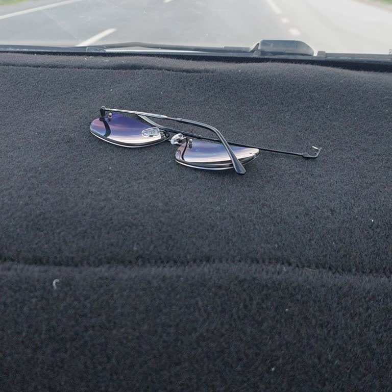 Yüksek Fiyatlı Rayban Gözlüğünde Vida Sorunu Ve İade Talebi