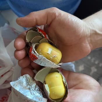 Kinder Surprise Çikolataları Un Poşetinde Kırıldı Ve Kampanya Kullanılamadı