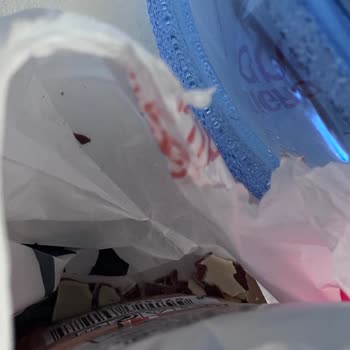 Kinder Surprise Çikolataları Un Poşetinde Kırıldı Ve Kampanya Kullanılamadı