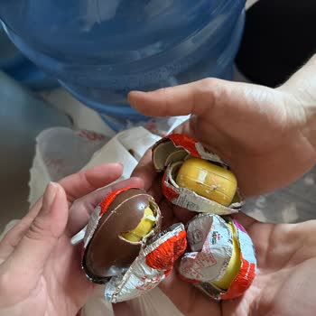 Kinder Surprise Çikolataları Un Poşetinde Kırıldı Ve Kampanya Kullanılamadı