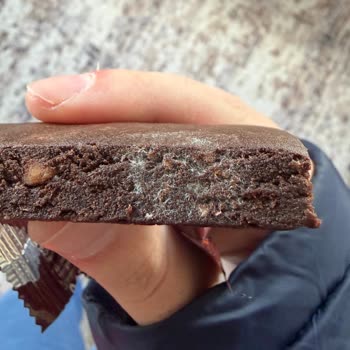 Züber Fındıklı Protein Barda Örümcek Ağı Görüntüsü Ve Hijyen Sorunu