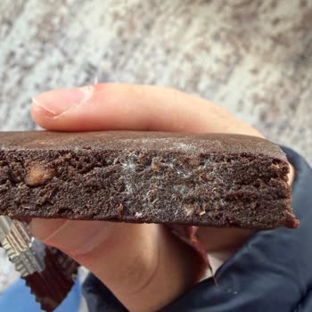 Züber Fındıklı Protein Barda Örümcek Ağı Görüntüsü Ve Hijyen Sorunu