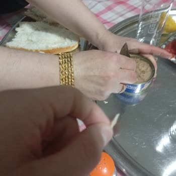 Ton Balığı Konserve İçinde Kılçık Tespit Edildi