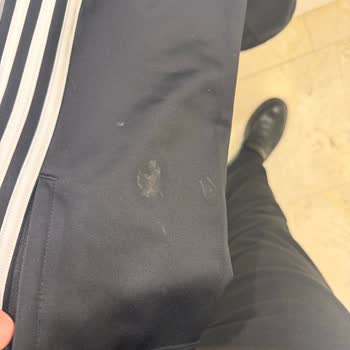 Boyner'den Gelen Lekeli Ve Yırtık Eşofman Altı Şikayeti