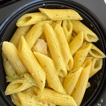 Hamile Müşteriyi Çiğ Tavuk Ve Kıl İçeren Makarna’yla Tehlikeye Atan Hijyen İhlali