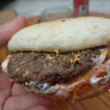 Çift Burger Siparişinde Tek Burger Ve Tatlıdaki Topping Eksikliği