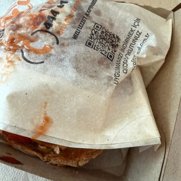 Kıl İçeren Hamburger, Hijyen İhlali Ve GetirYemek Sorumluluk Reddi