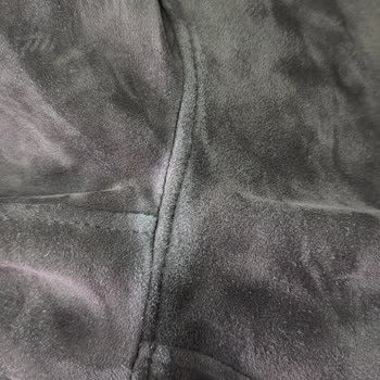 İki Kez Tamir Edilen Derimod Montu Süet Tarafı Kumaşları Boyayıp Parçacık Bırakıyor