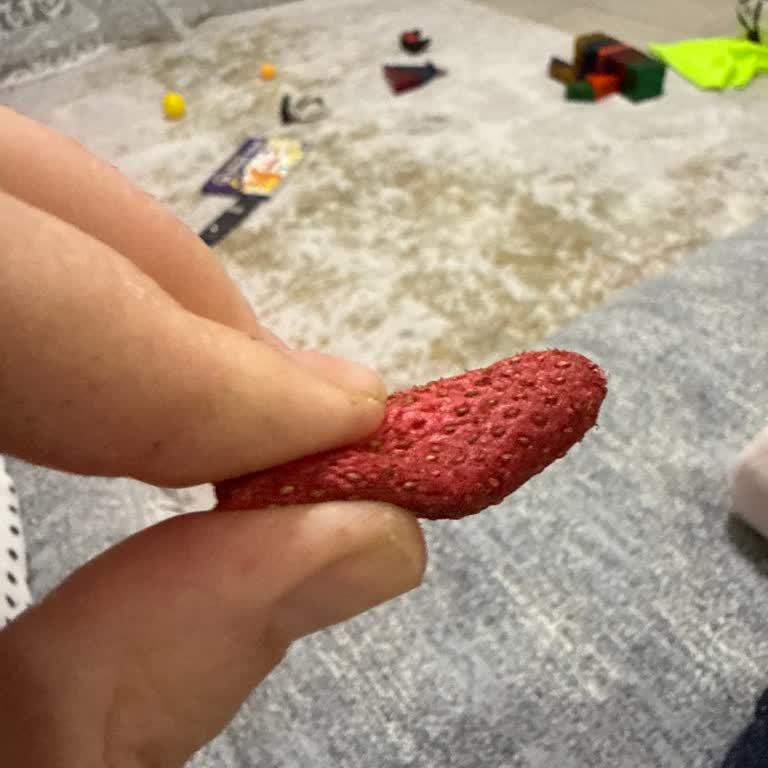 Pols Marka Kurutulmuş Çileklerde Çıtırlık Yok, Bayat Ve Yumuşak