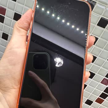 İki Bin Liralık Ekran Koruyucu Çizildi, İade Talebi