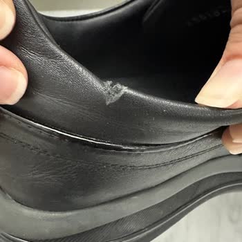 Kısa Sürede Yırtılan Deri Ayakkabının Değişim Talebi Ve Mağaza Reddi