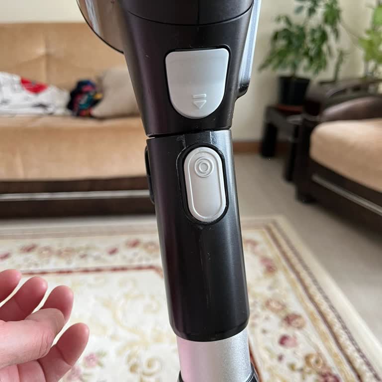 Garanti Kapsamında Bosch BCS712XXL Dik Şarjlı Elektrik Süpürgesi Boru Çatlağı