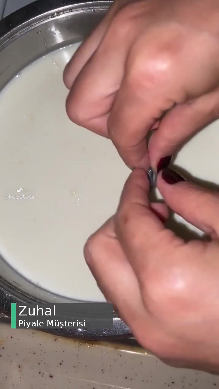 Piyale Sakızlı Muhallebi İçinden Yabacı Cisim Çıktı videonun kapak resmi