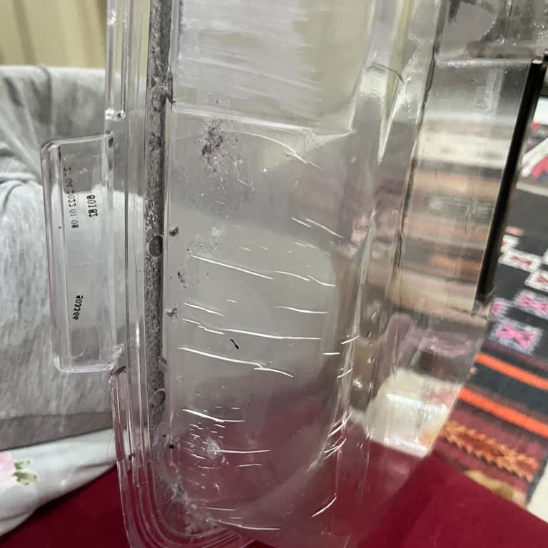 Hoover H-DRY 500 Su Haznesindeki Derin Çatlaklar Ve Ücretsiz Değişim Talebi