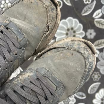 Kısa Sürede Yırtılan Ayakkabının Üretim Hatası Olduğu İddiası Ve Değişim Talebi