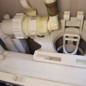Visam Gömme Rezervuarındaki Kırılan Tel Ve Sürekli Su Akışı Sorunu