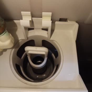 Visam Gömme Rezervuarındaki Kırılan Tel Ve Sürekli Su Akışı Sorunu