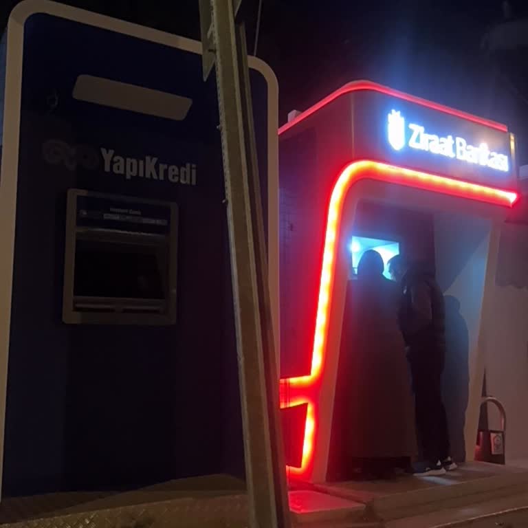 Bursa Yıldırım Değirmenönü Mahallesindeki ATM 3 Aydır Çalışmıyor Ve Yaşlıları Mağdur Ediyor