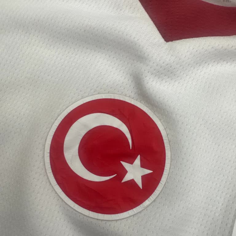 İlk Yıkamada Türk Bayrağı Logolu Formada Yırtılma Ve Buruşma: Değişim Talebi