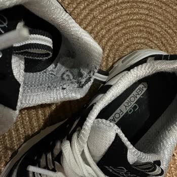 Skechers Ayakkabısında Kısa Sürede Topuk Yırtılması Ve Müşteri Hizmetinden Cevap Almama