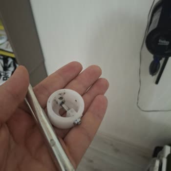 Direksiyon Demiri Hızla Kırıldı Ve Akülü Araba Dayanıksız