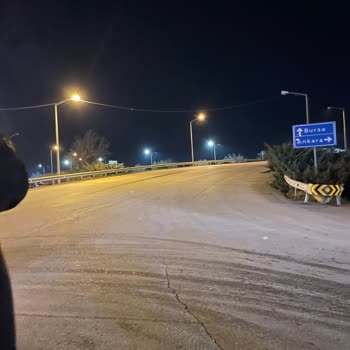 Buzlu Otobüs Şoförünün Yakıt Sorunu Nedeniyle 1 Saatlik Gecikme Ve Telafi Talebi