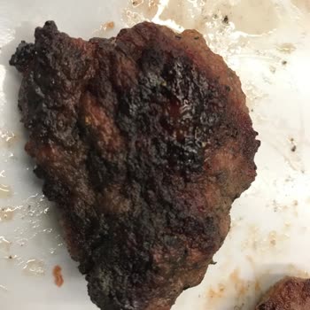 Yanmış Köfte Ve Kirli Servisle Kötü Deneyim