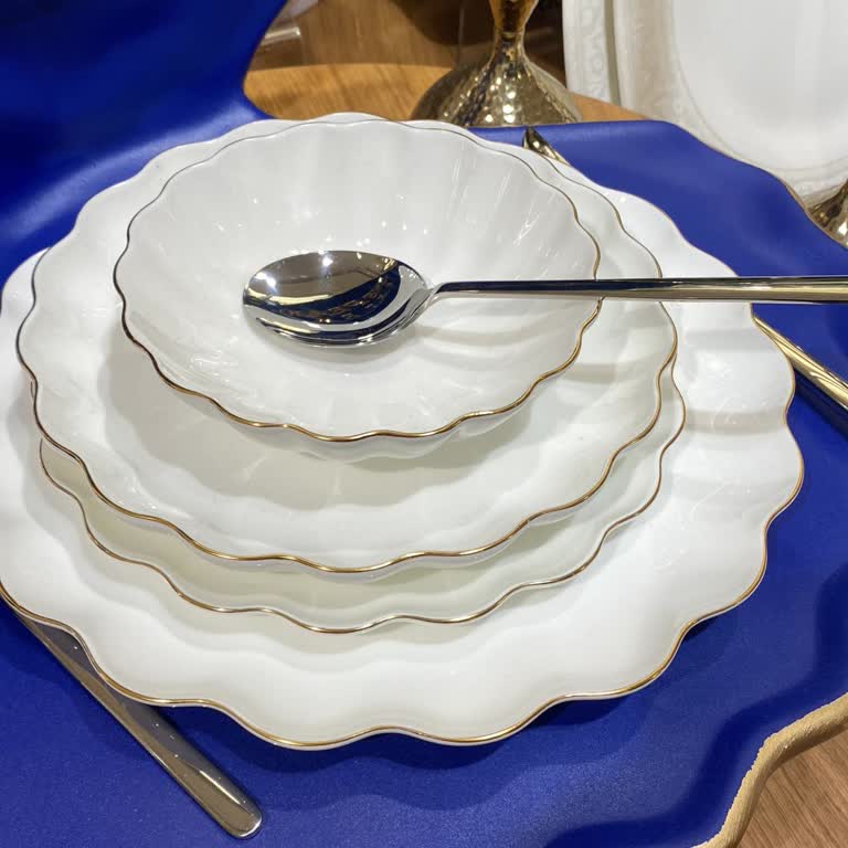 Karaca Red Carpet Fine Pearl Extra Yemek Takımı Stokta Yok Şubeye Getirilmesi Gerekiyor