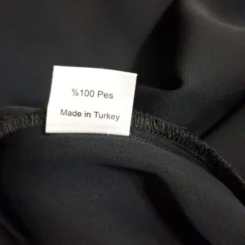 Dubai İpeği İddiası Altında Satılan Feracede Polyester Ve Kırışma Problemi