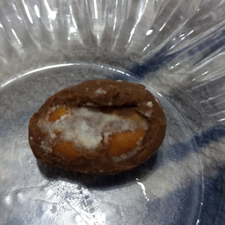 Bisküvili Sütlü Drajede Küf Ve Tarih Bilgisi Yokluğu