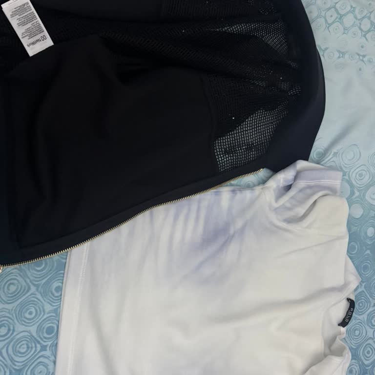 Ceketin Renk Geçirmesi Ve İade Talebi