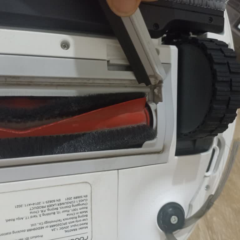 Roborock S8 Pro Fırça Kapağı Kırıldı, Garanti Kapsamında Ücretsiz Yedek İstiyorum