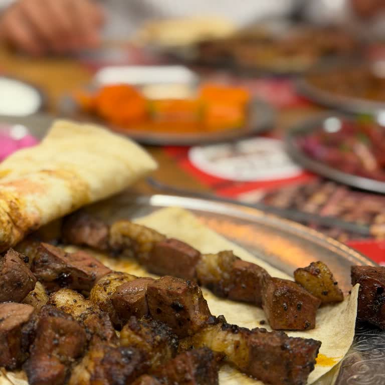 Bebekli Aileye Lavaş Ve İçecek Getirilmemesiyle Uzun Bekleme Ve Düzensiz Servis