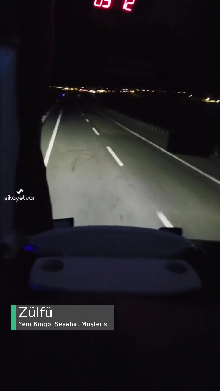 Yeni Bingöl Seyahat Yedek Şoför Yüksek Sesle Konuştu, Kimse Uyuyamadı videonun kapak resmi