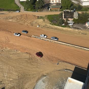 Adana Büyükşehir Belediyesi’nin 129036 Sokak’taki Çamurlu Yol Çalışması 12 Ayda Tamamlanmadı