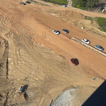 Adana Büyükşehir Belediyesi’nin 129036 Sokak’taki Çamurlu Yol Çalışması 12 Ayda Tamamlanmadı