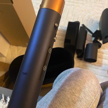 Eksik Kağıt Ve Şüpheli Etiketli Lekeli Dyson Airwrap Ürününde Değişim Talebi