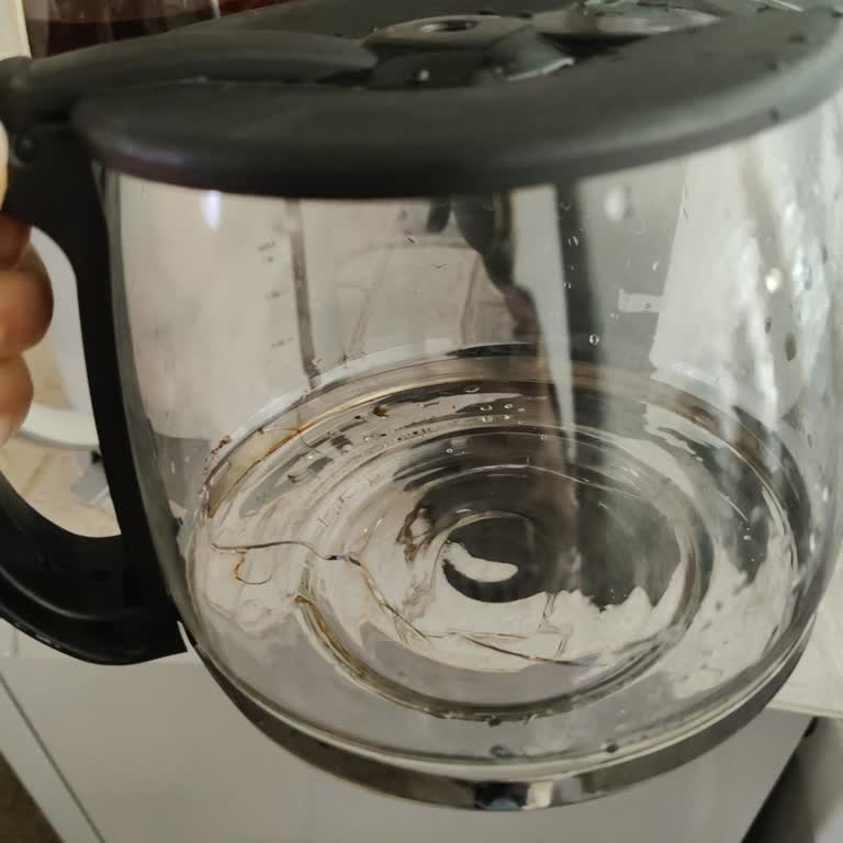 Cam Demlik Ani Kırıldı, Güvenlik Ve Ürün Bütünlüğü Tehlikede